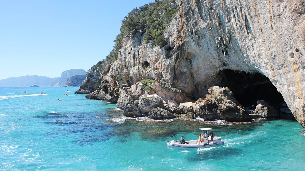 Ilha de Sardenha na Itália é eleita o melhor destino para visitar em 2024