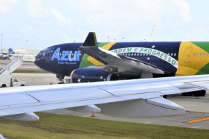 avião da azul