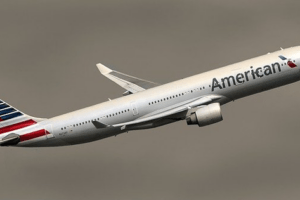 avião da american voando