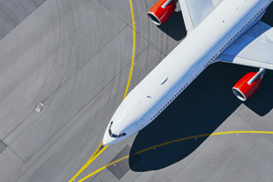 avião aguardando decolar