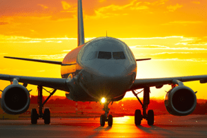 avião luz pôr do sol