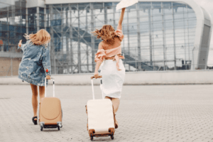 viajantes indo para aeroporto