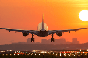 Pôr do sol e avião