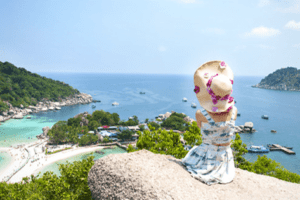 turista vendo paisagem