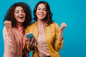 mulheres com celular