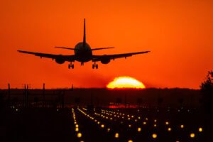 Pista avião sol se pondo