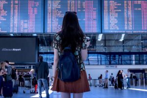 viajante no aeroporto