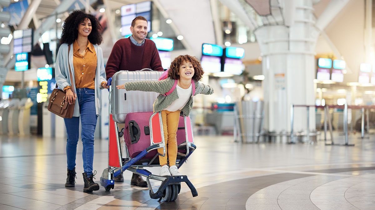 Família no aeroporto