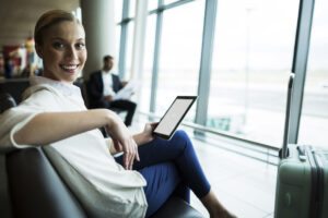 viajante com bagagem