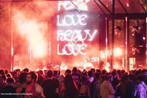 reveillon heavy love capa