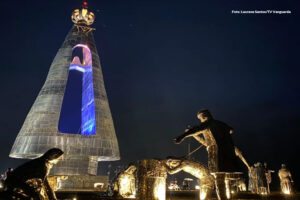 nossa senhora aparecida estatua capa