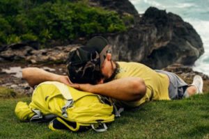 viajante descansando