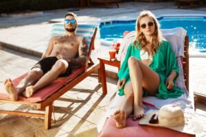 viajantes hotel piscina