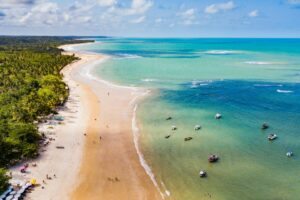 linda praia no nordeste bahia