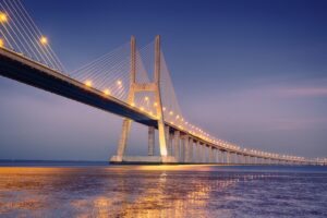 ponte sobre o mar de lisboa