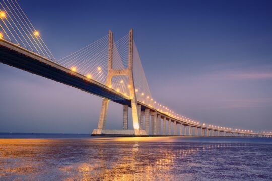 ponte sobre o mar de lisboa