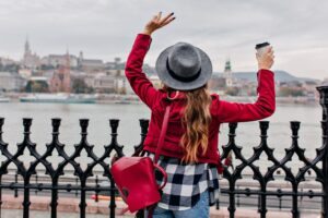 Turista viajando pela Europa