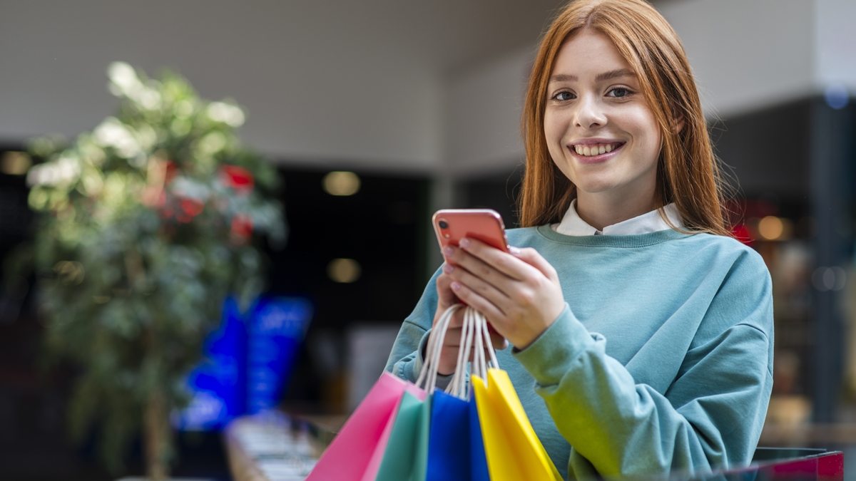 mulher com compras
