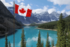 Paisagem no Canadá com a bandeira do país