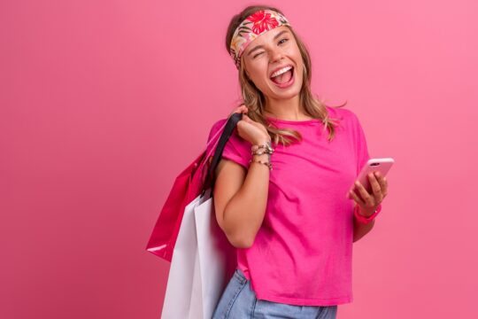 mulher fazendo compras