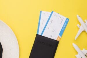 passaporte e bilhetes