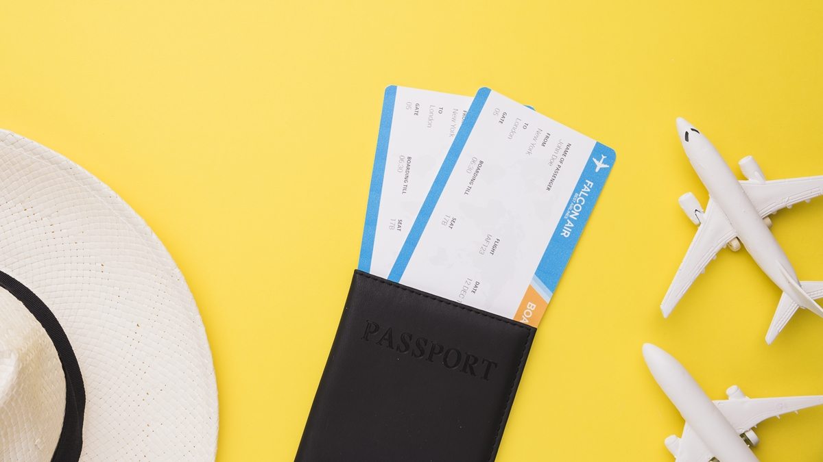 passaporte e bilhetes