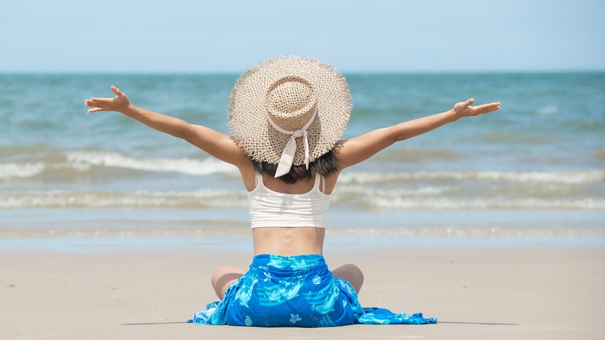 mulher na praia