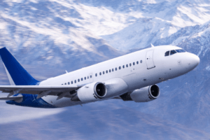 Avião sobrevoando a Cordilheira dos Andes