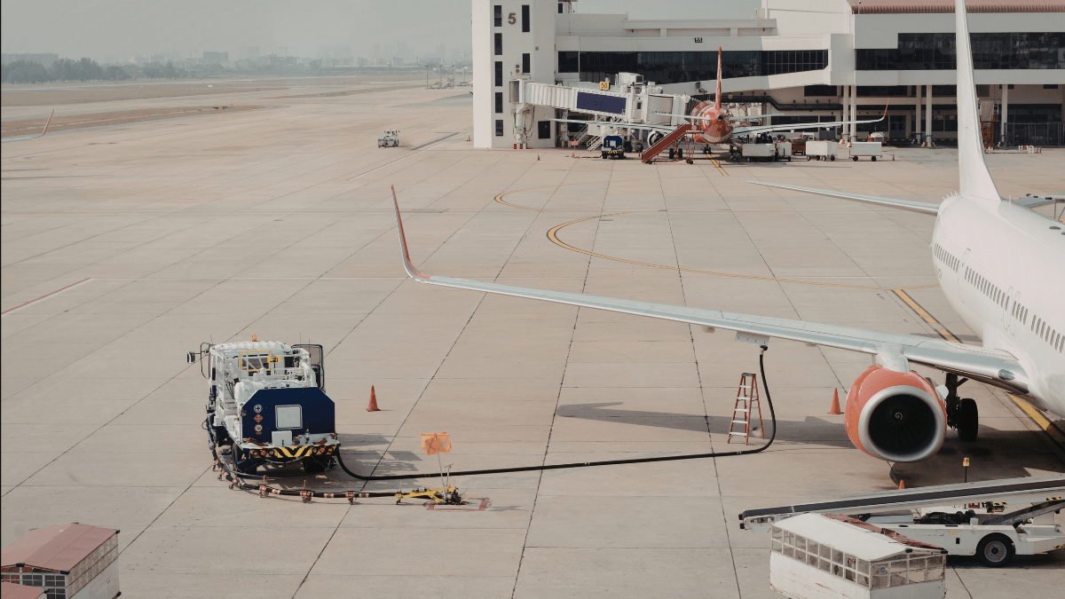 Abastecendo o avião