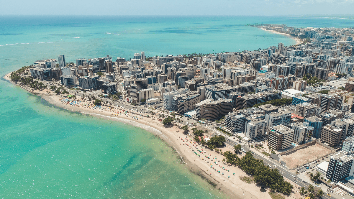Vista aérea de uma praia em Maceió - Alagoas